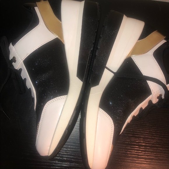 Stylish Michael Kors Liv sporty sneakers size 8 - Picture 7 of 11